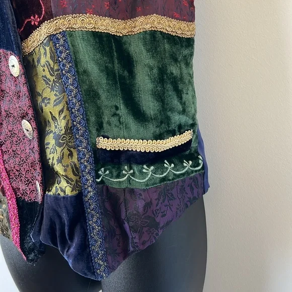 Vintage velvet embossed patchwork vest - Picture 7 of 16